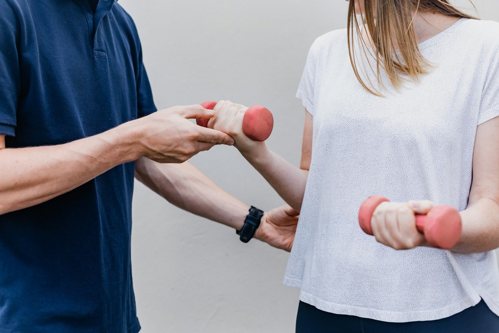 Entrenamiento en grupo reducido (máx. 4 personas) en Salud Activa Sevilla — supervisión cercana y técnica
